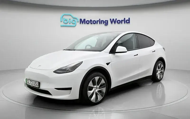 Used Tesla Model Y Standard Range 219 kW (299 HP) 2024 SUV