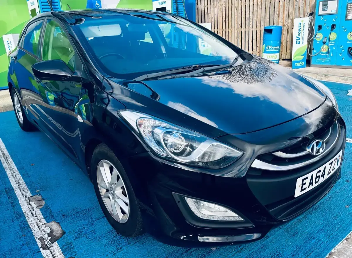 Begagnad Hyundai i30 Active 2014 Svart Halvkombi