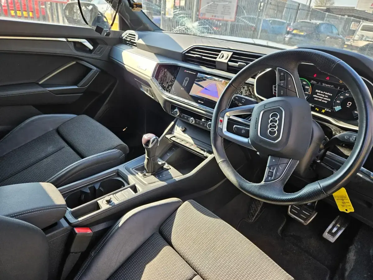 Używany Audi Q3 S-Line 245 KM (180 kW) 2023 Czarny SUV