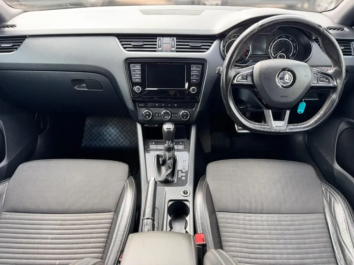 Used Skoda Octavia vRS 184 HP (135 kW) 2016 Blue Estate
