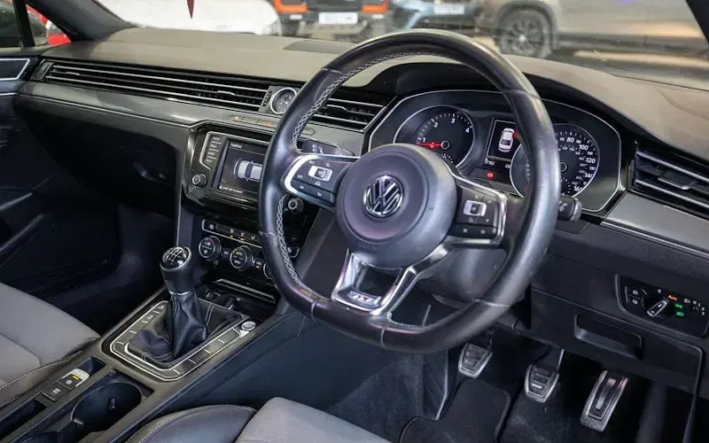 Used VW Passat R-line 150 HP (110 kW) 2019 Sedan