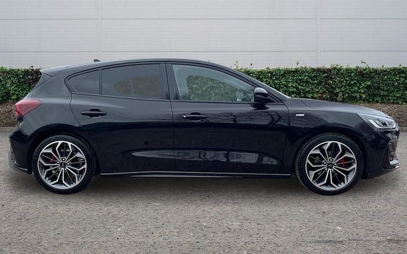 Used Ford Focus ST-Line X 155 HP (114 kW) 2024 Black Hatchback
