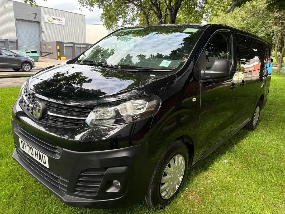 Used Vauxhall Vivaro 100 HP (73 kW) 2020 Black MPV