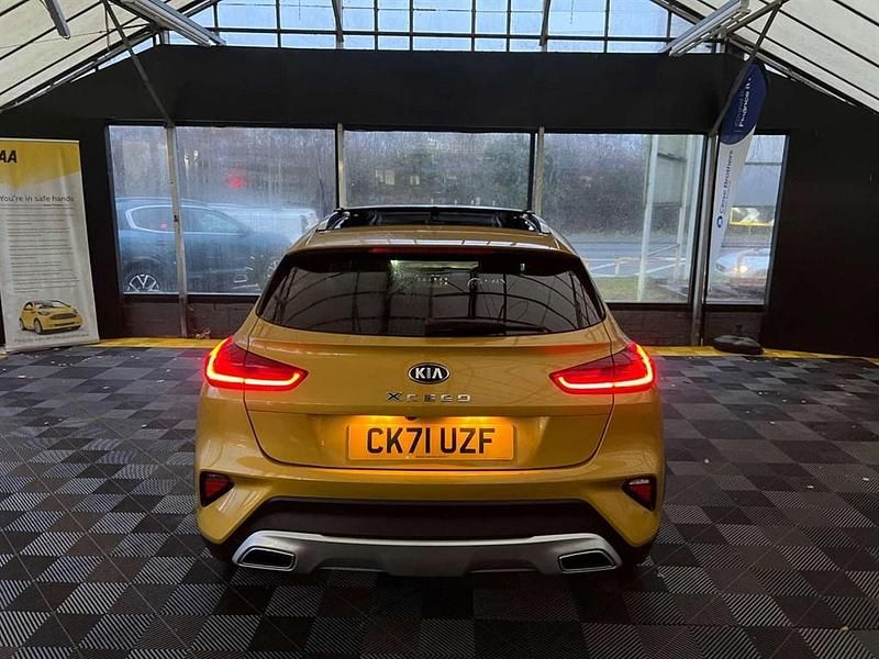 Used Kia XCeed First Edition 141 HP (103 kW) 2021 Yellow SUV