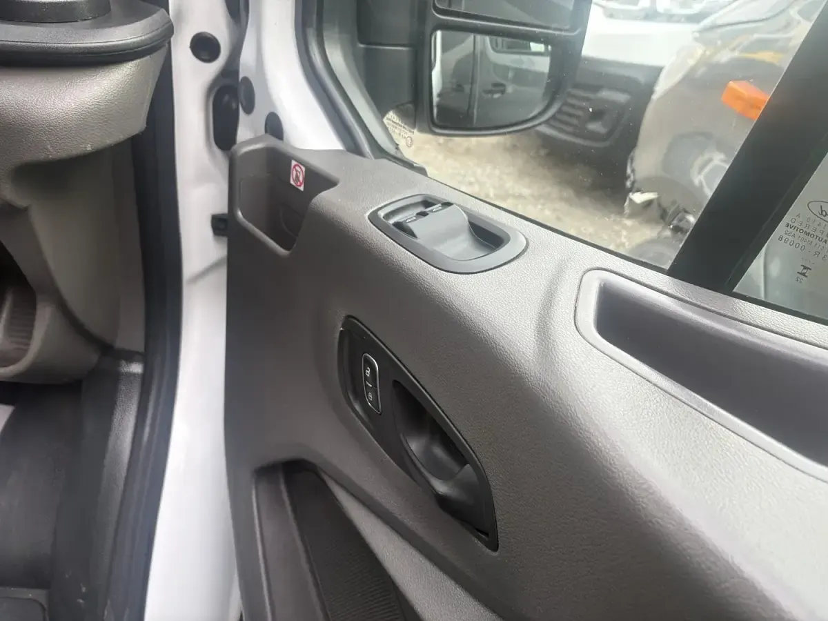 Used Ford Transit 105 HP (77 kW) 2023 White Van