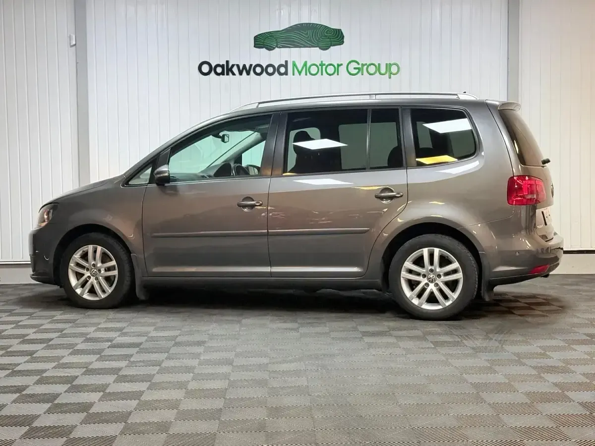 Used VW Touran SE 140 HP (102 kW) 2012 Grey MPV
