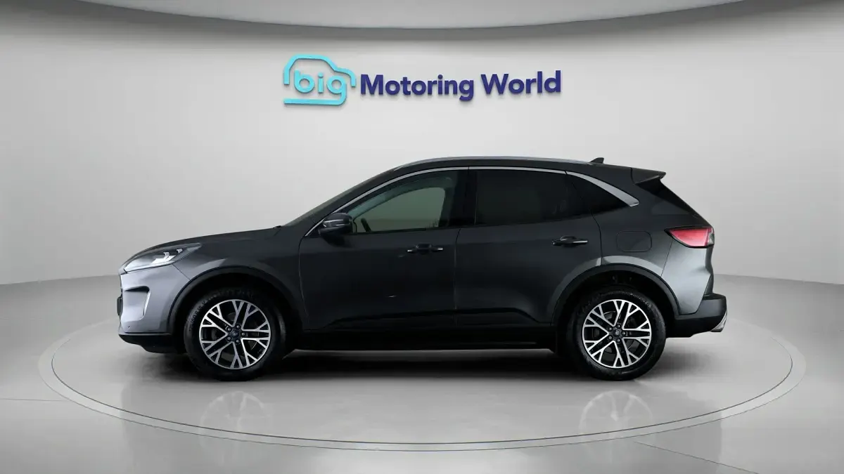 Used Ford Kuga Titanium 150 HP (110 kW) 2023 Grey SUV
