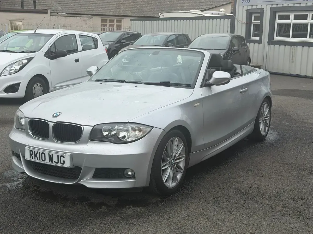 Begagnad BMW 118 Cabriolet M Sport 2010 Silver Cab