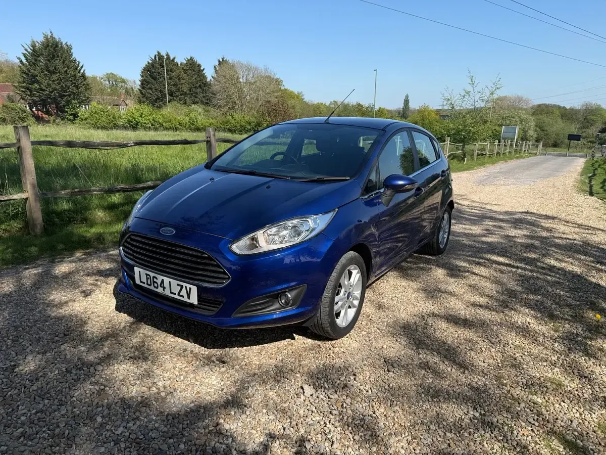 Used Ford Fiesta Zetec 82 HP (60 kW) 2015 Blue Hatchback