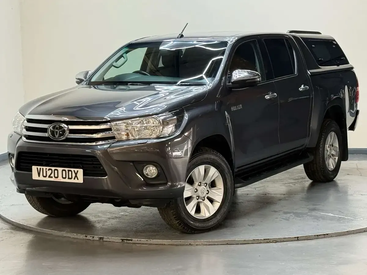 Used Toyota HiLux Luxury 150 HP (110 kW) 2020 Grey Pickup