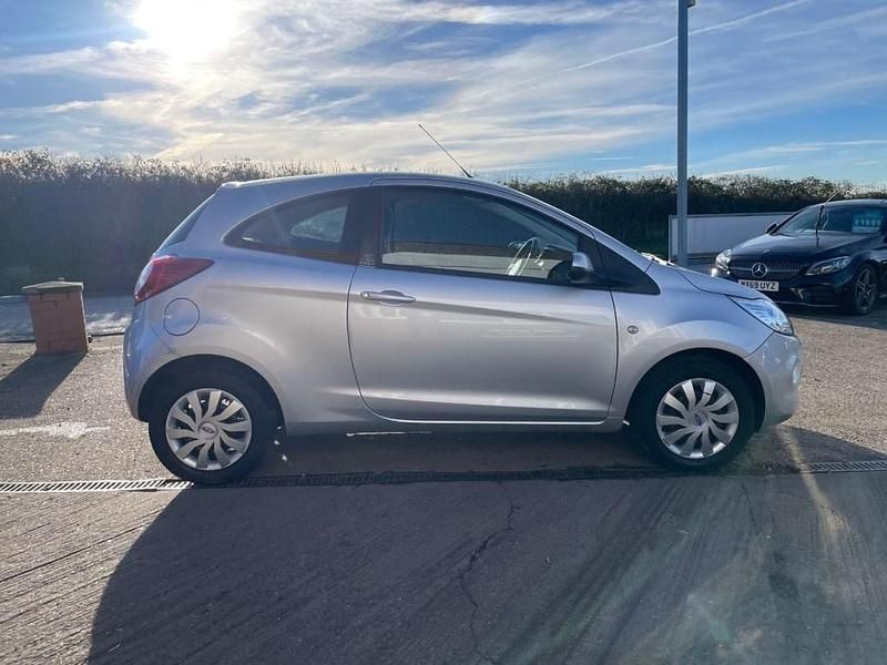 Used Ford Ka 69 HP (50 kW) 2015 Silver Hatchback