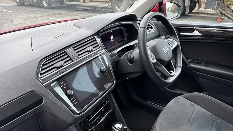 Used VW Tiguan Elegance 150 HP (110 kW) 2022 Kings red premium metallic SUV