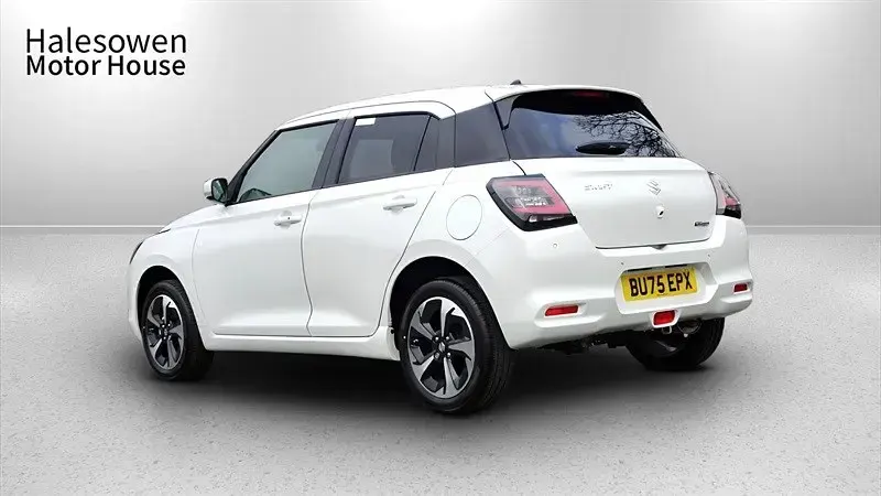 New Suzuki Swift 82 HP (60 kW) 2026 White Hatchback