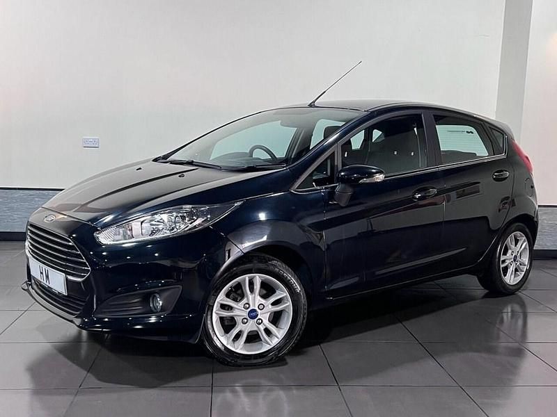 Black Used 2015 Ford Fiesta Zetec Hatchback | £5,695 (Fair price) - Image 1/4