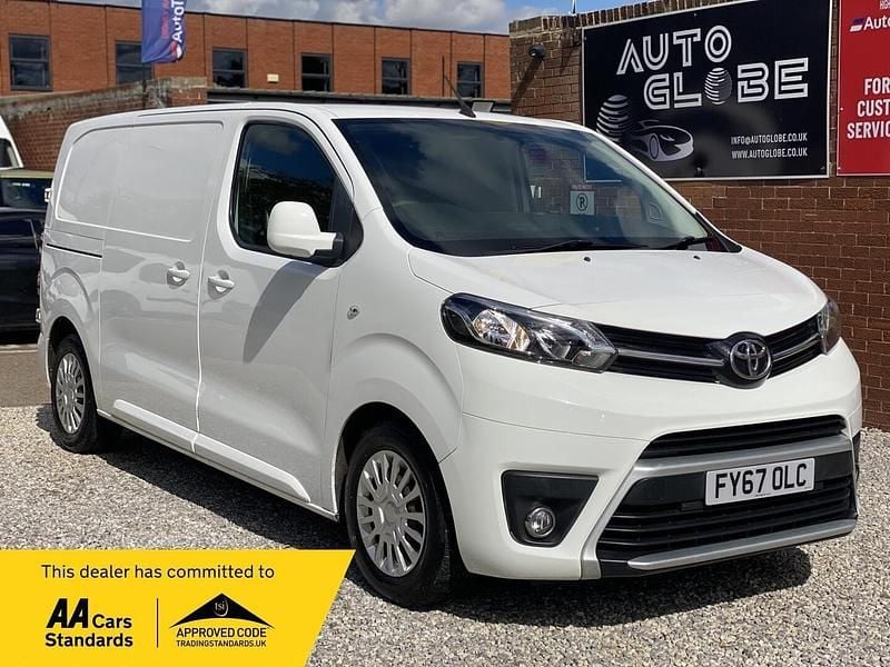 White Used 2017 Toyota Proace Comfort Van | £9,490 (Fair price) - Image 1/3