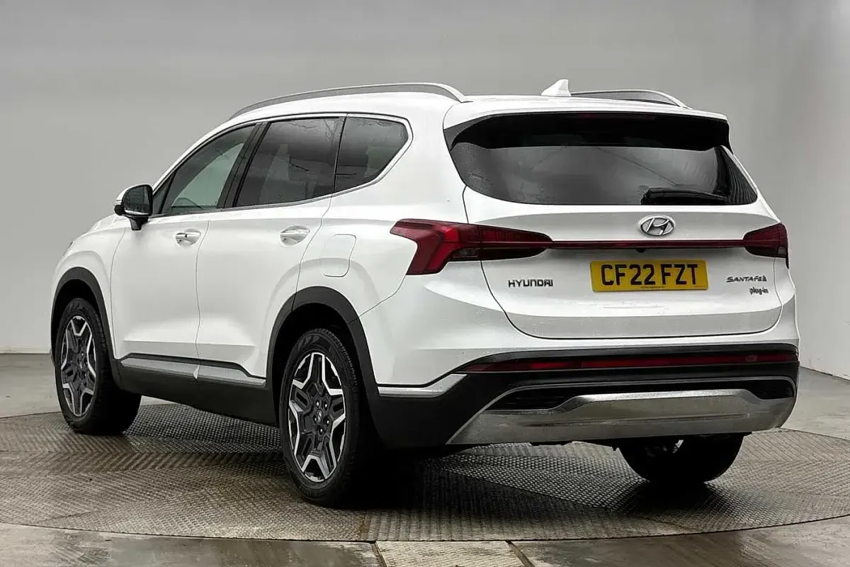 Used Hyundai Santa Fe Ultimate 2022 White SUV
