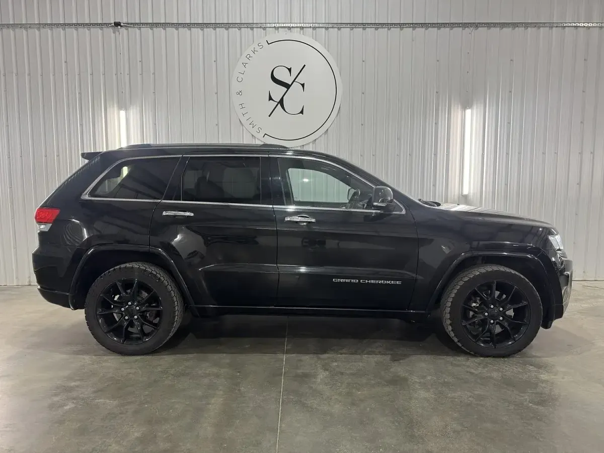Used Jeep Grand Cherokee Overland 247 HP (181 kW) 2015 Black SUV