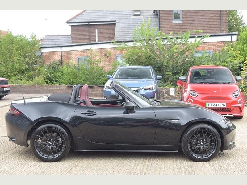 Used Mazda MX5 Inclusive 181 HP (133 kW) 2021 Black Cabriolet