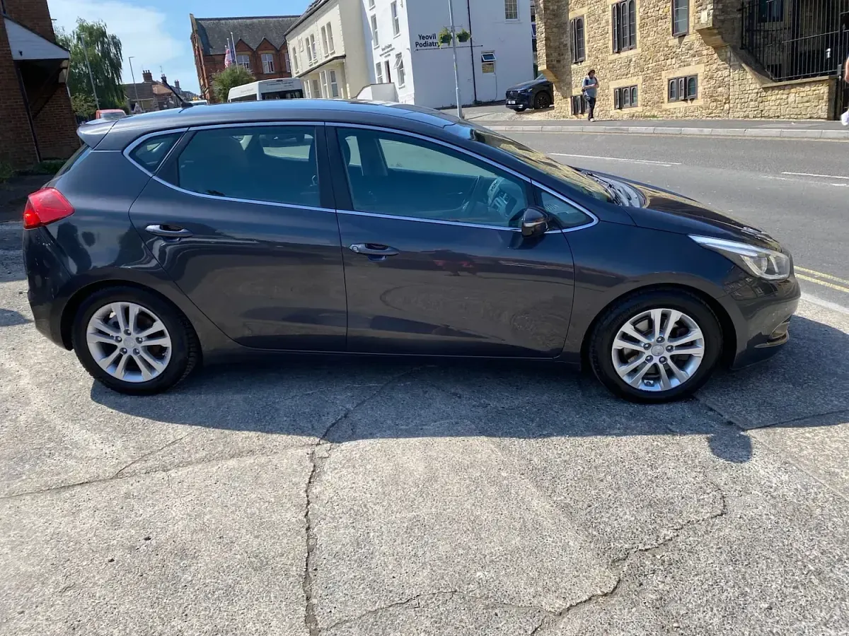 Used Kia Ceed 135 HP (99 kW) 2015 Silver Hatchback