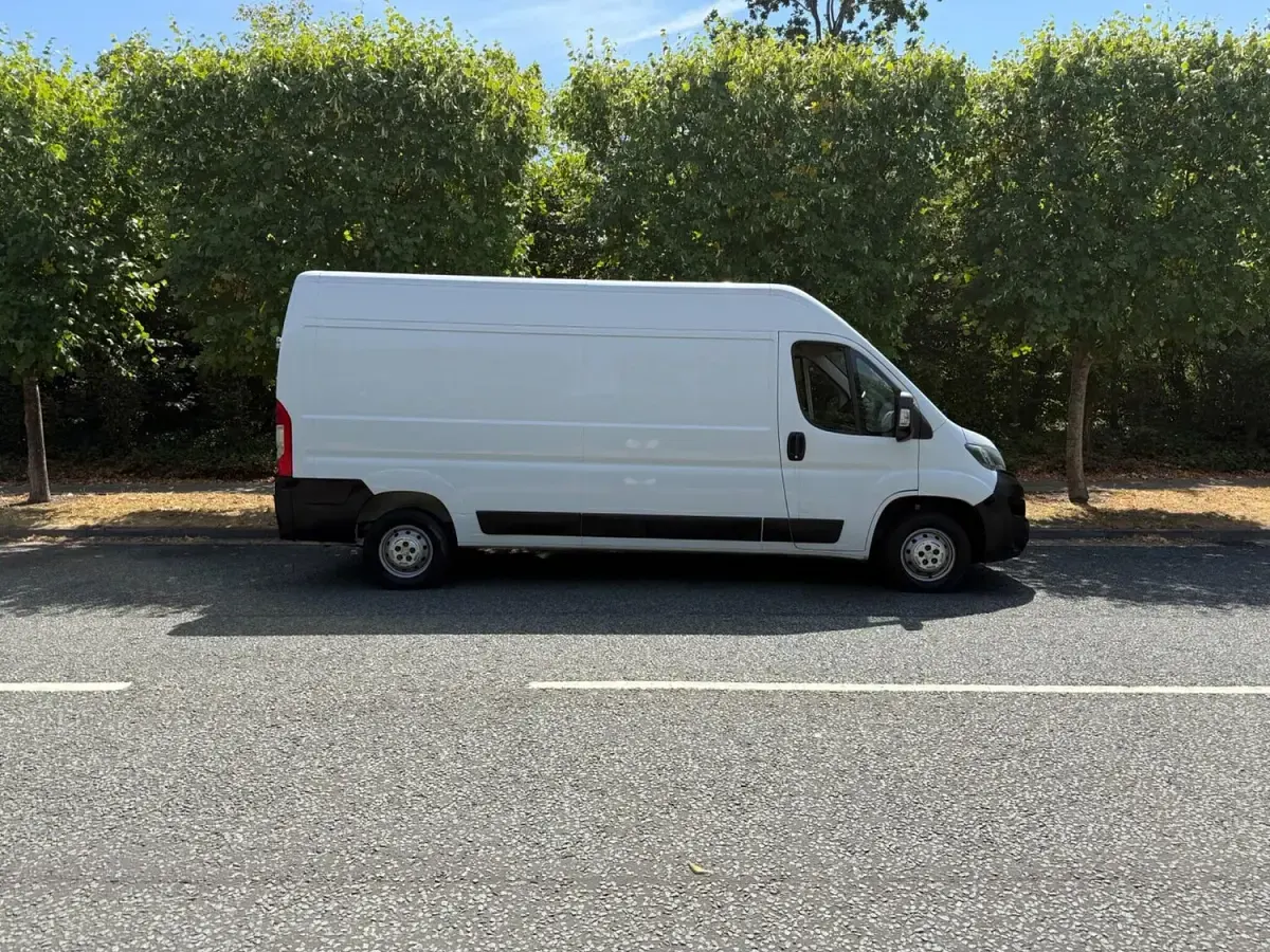 Used Peugeot Boxer S 140 HP (102 kW) 2022 White Van