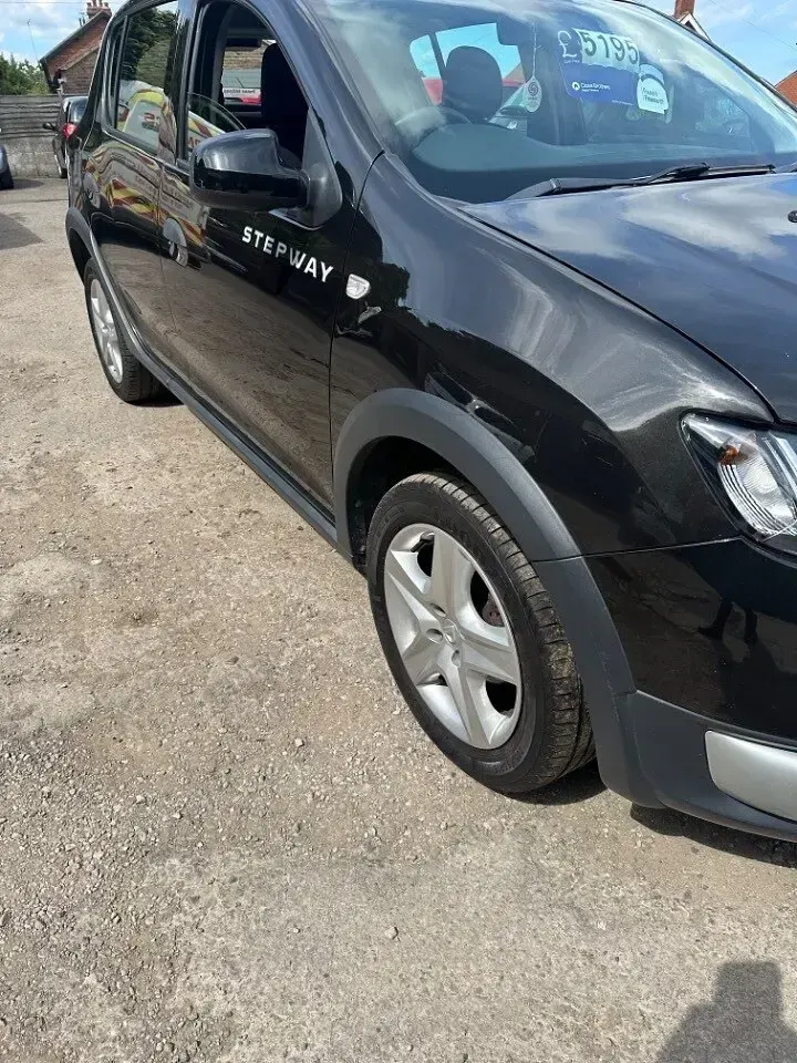 Used Dacia Sandero Lauréate 90 HP (66 kW) 2015 Black Hatchback