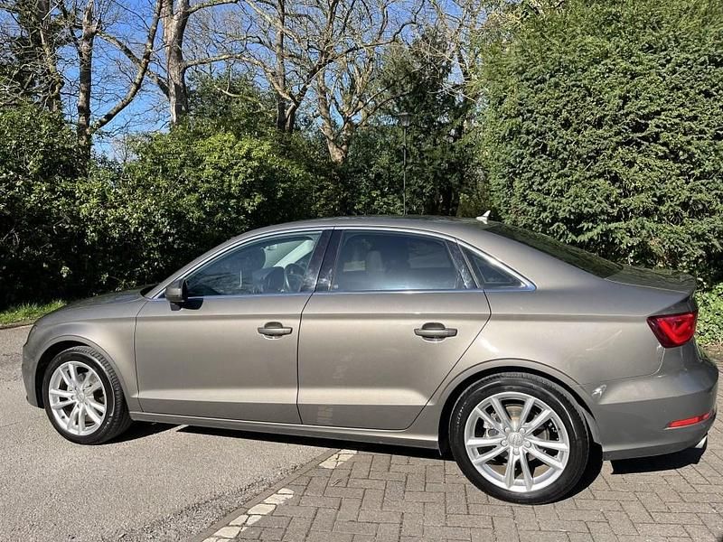 Begagnad Audi A3 Sport 2015 Grå Sedan