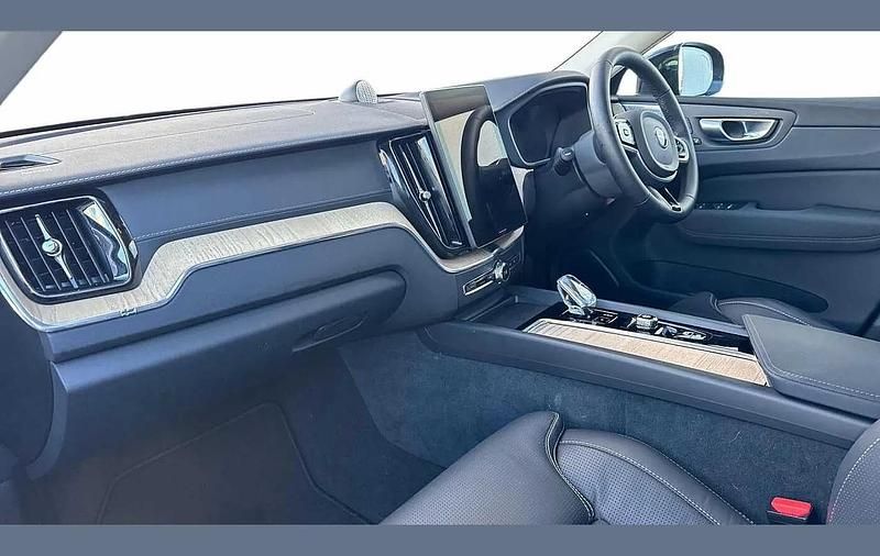 Used Volvo XC60 Ultra 247 HP (181 kW) 2025 Black SUV