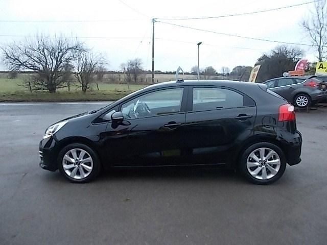 Used Kia Rio 90 HP (66 kW) 2015 Black Hatchback