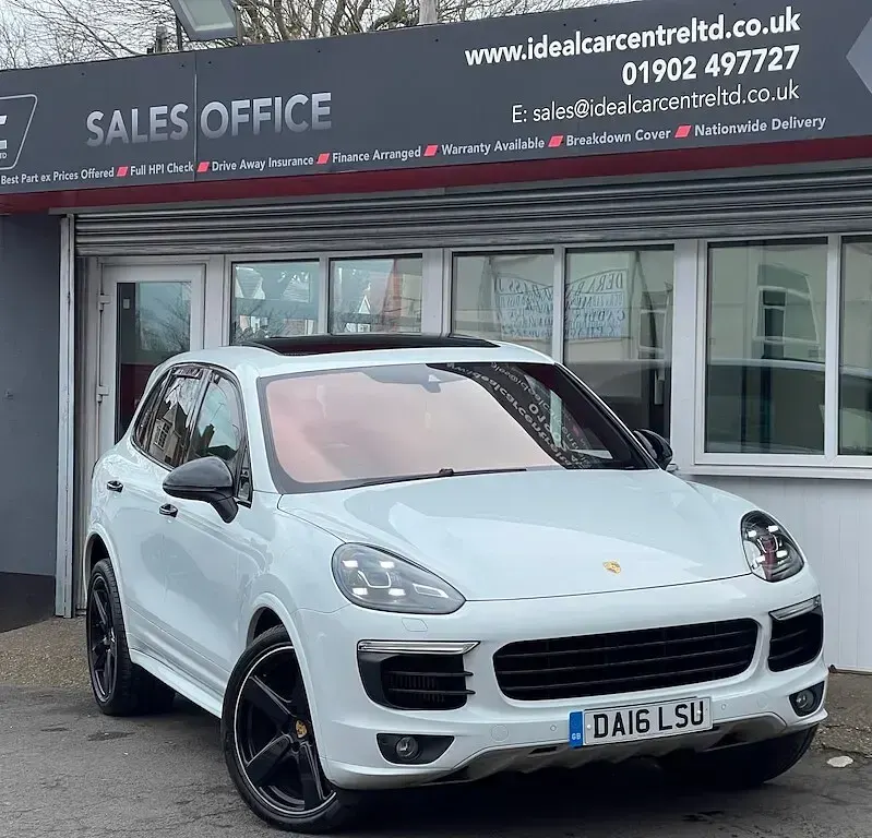 Used Porsche Cayenne 262 HP (192 kW) 2016 White SUV