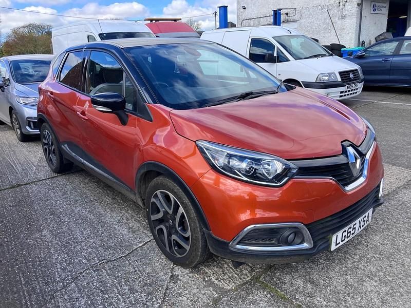 Second-hand Renault Captur Dynamique 90 CP (66 kW) 2015 Portocaliu SUV