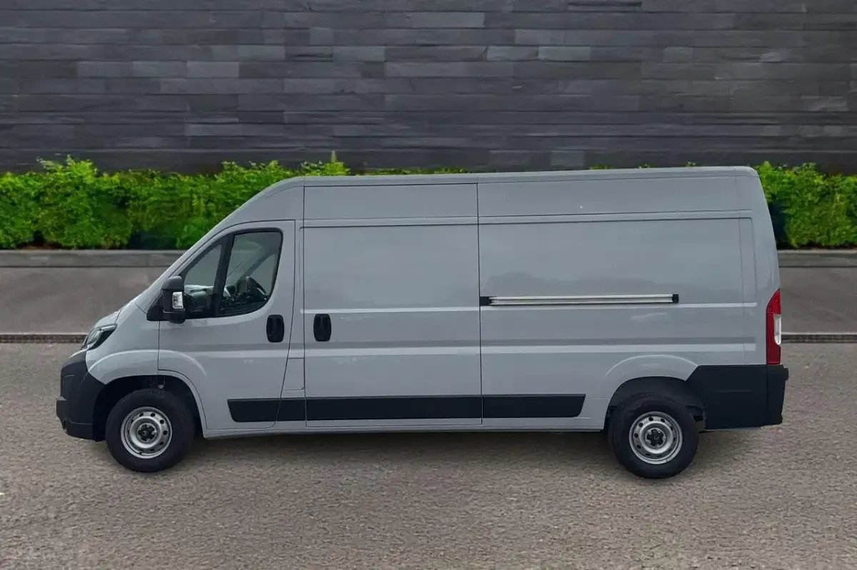 New Citroën Relay 138 HP (101 kW) 2026 Grey Van