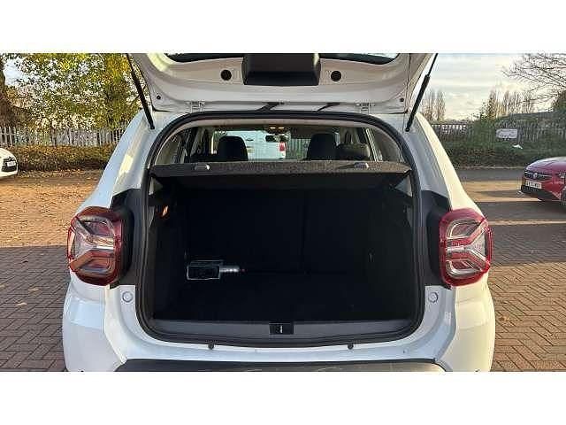 Used Dacia Duster Comfort 91 HP (66 kW) 2022 White SUV