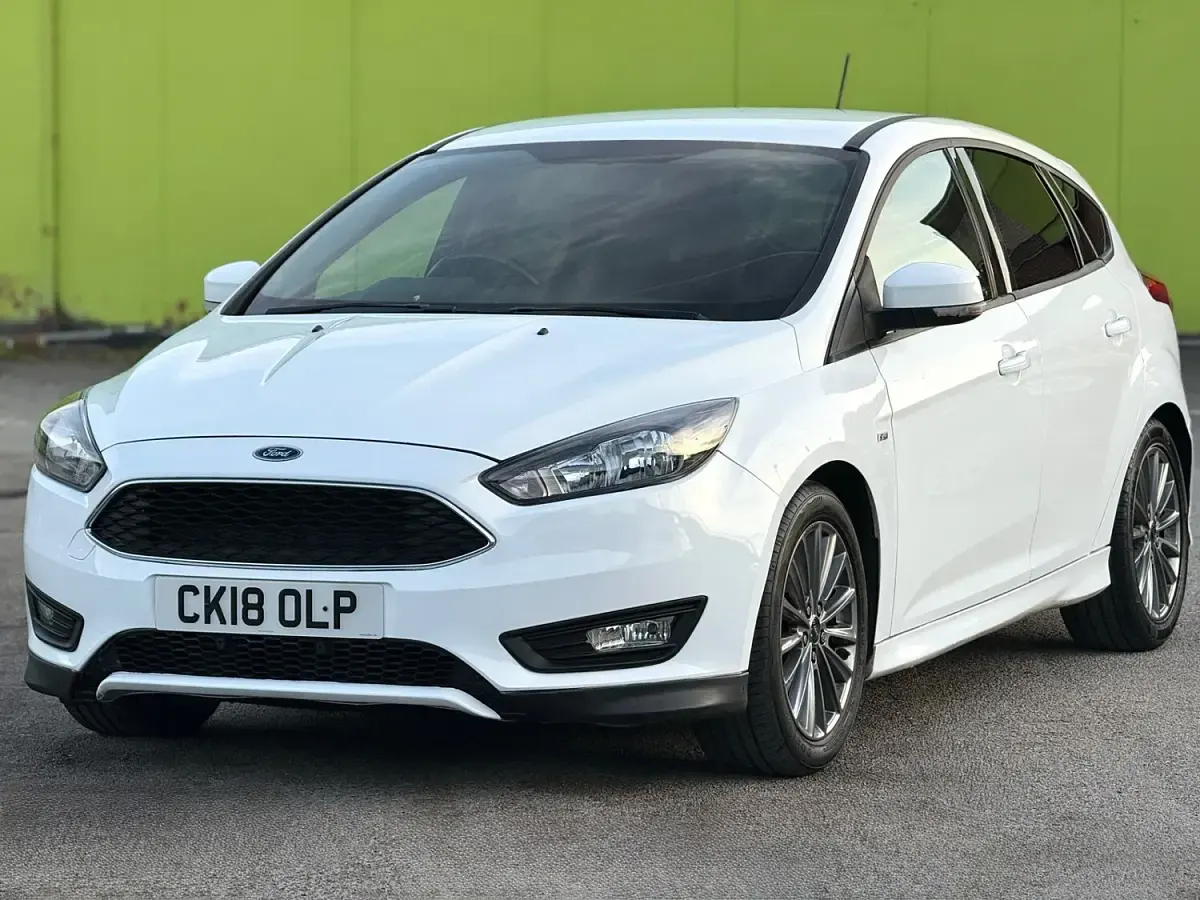 Used Ford Focus ST-Line 2018 White Hatchback