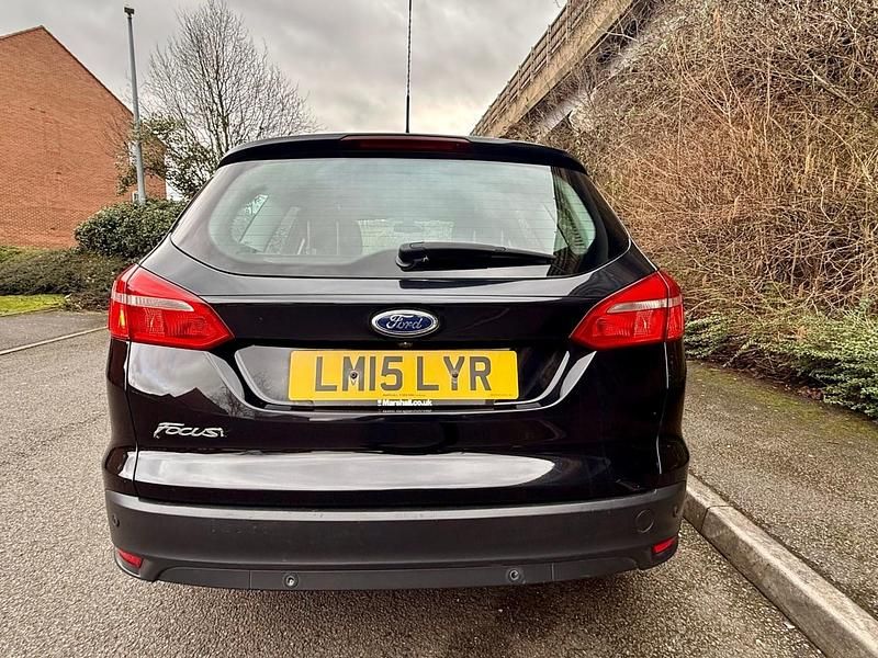 Used Ford Focus Zetec 115 HP (84 kW) 2015 Black Estate