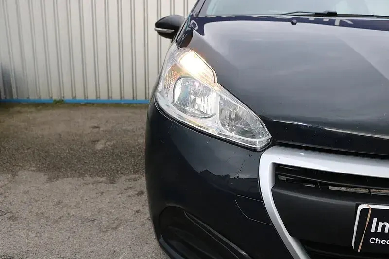 Used Peugeot 208 Access 100 HP (73 kW) 2018 Grey Hatchback