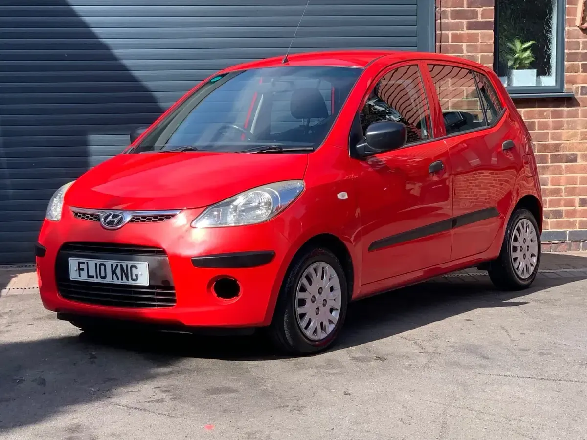 Used Hyundai i10 Classic 77 HP (56 kW) 2010 Red Hatchback