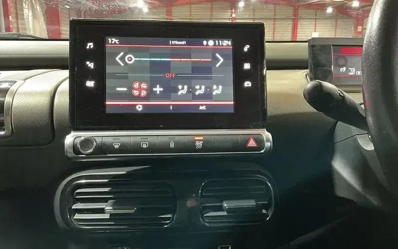 Used Citroën C4 Feel 102 HP (75 kW) 2018 Black SUV