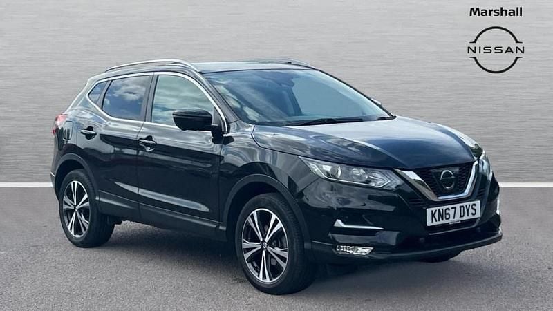 Black Used 2017 Nissan Qashqai N-Connecta SUV | £9,714 (Fair price) - Image 1/4
