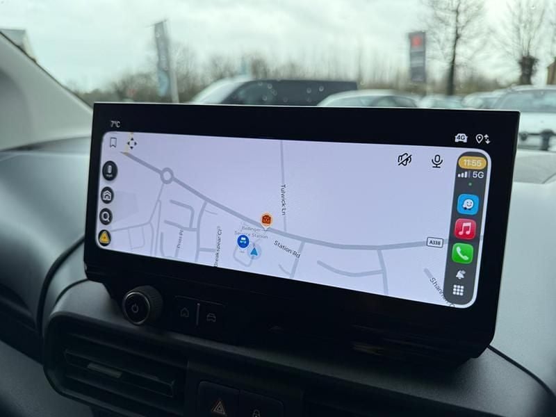 New Vauxhall Combo Ultimate 98 kW (134 HP) 2025 Blue MPV