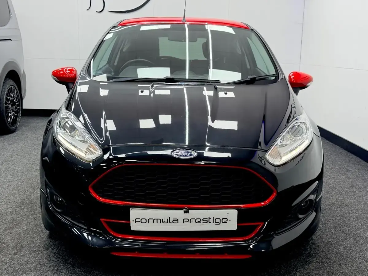 Used Ford Fiesta Zetec 140 HP (102 kW) 2016 Black Hatchback