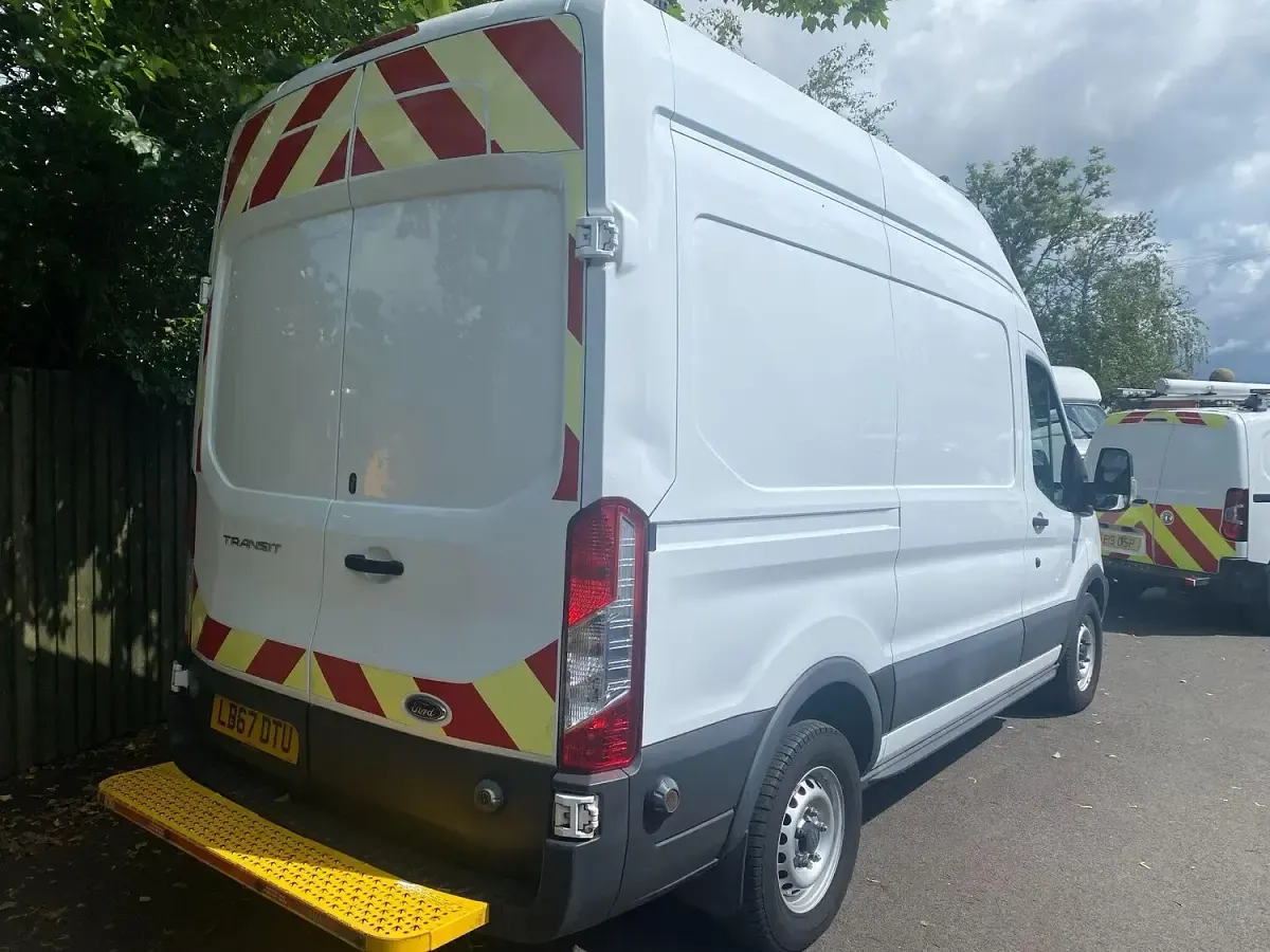 Used Ford Transit 130 HP (95 kW) 2018 White Van