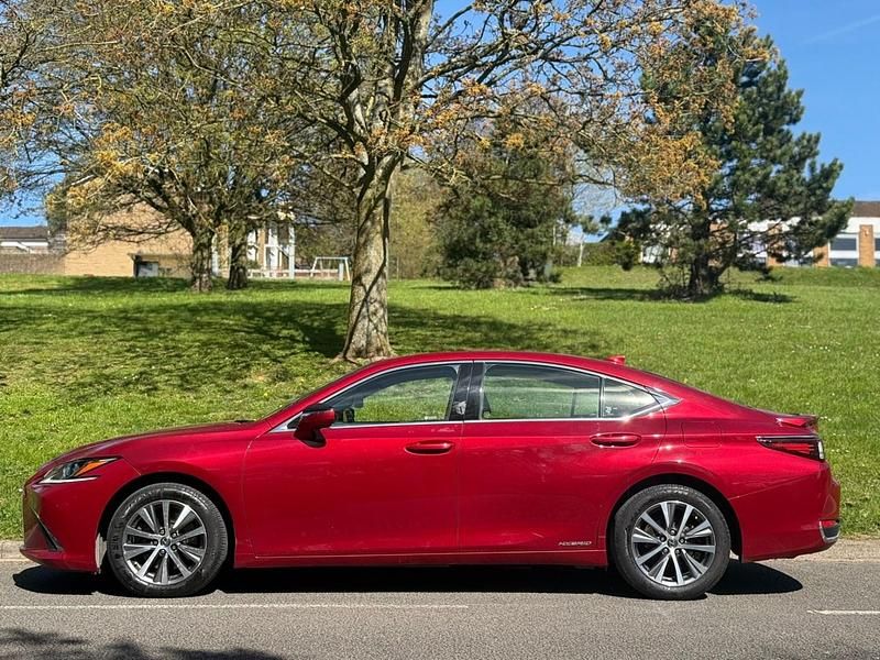 Used Lexus ES300H 2020 Red Sedan