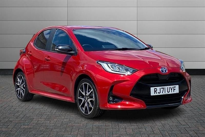 Red Used 2022 Toyota Yaris Hybrid Hatchback | £17,199 (Fair price) - Image 1/3