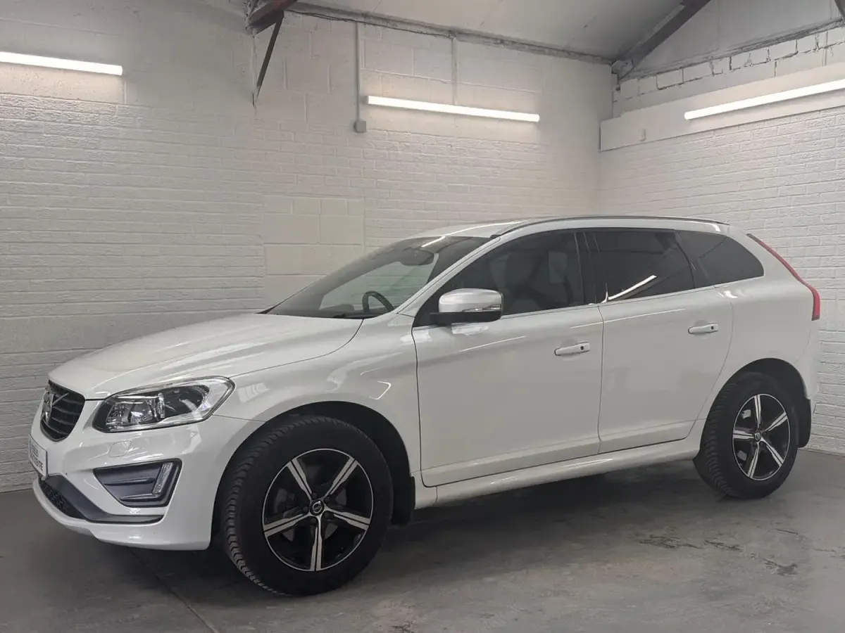 Usado Volvo XC60 R-Design 220 CV (161 kW) 2016 Blanco SUV