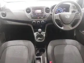 Used Hyundai i10 SE 66 HP (48 kW) 2018 White Hatchback