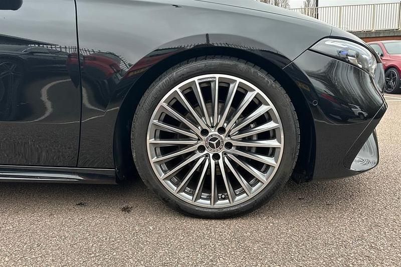 Used Mercedes A200 AMG Line Premium Plus 163 HP (119 kW) 2025 Black Hatchback