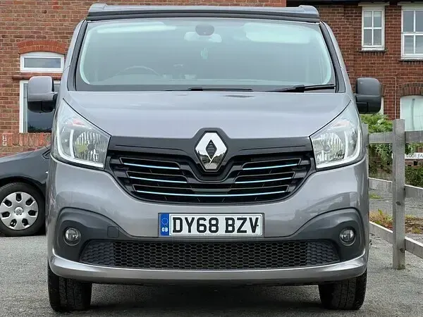 Used Renault Trafic 2018 Grey MPV