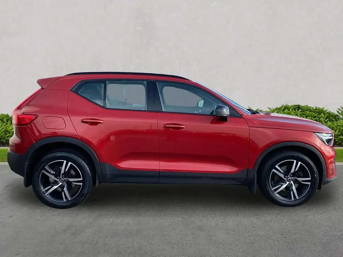 Used Volvo XC40 Plus 2022 Red SUV