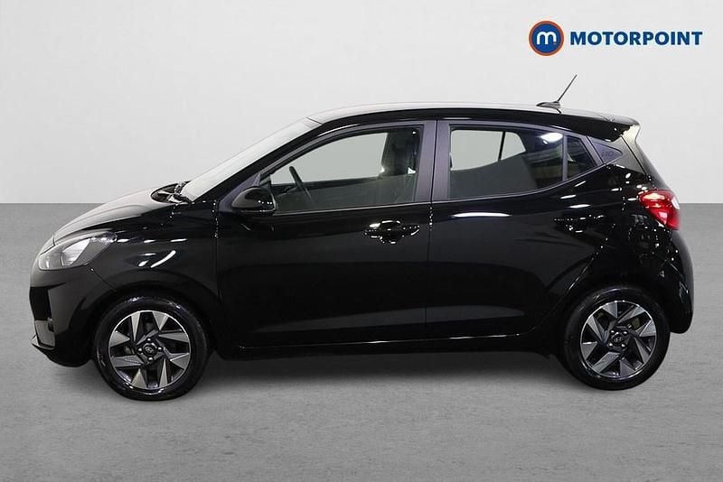 Used Hyundai i10 Advanced 63 HP (46 kW) 2025 Black Hatchback