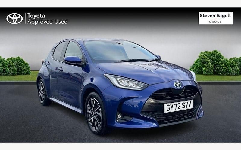 Used 2025 Toyota Yaris Hybrid Design Hatchback | £17,795 (Good price) - Image 1/4